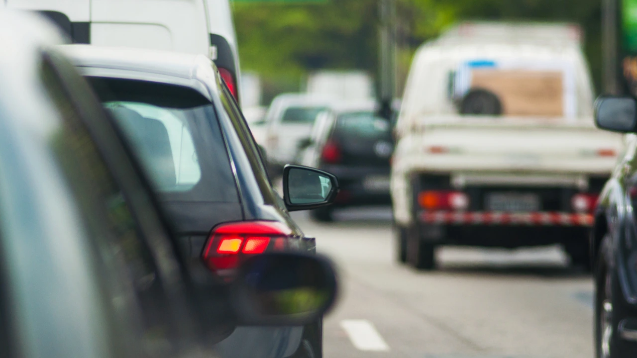 Hier ergeren Nederlanders zich het meest aan in het verkeer; bumperkleven stipt op één